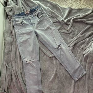 GARAGE LIGHT WASH DISTRESSED STRETCH JEANS EUC 27